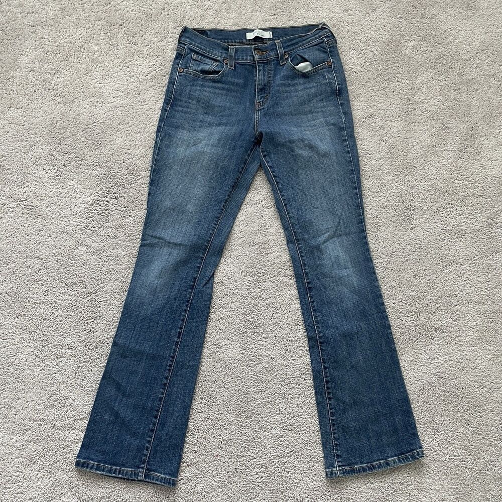 Levis 515 Bootcut Womens Medium Wash Stretch Blue Jeans 6M 26x30 Flap Pockets - Picture 1 of 10